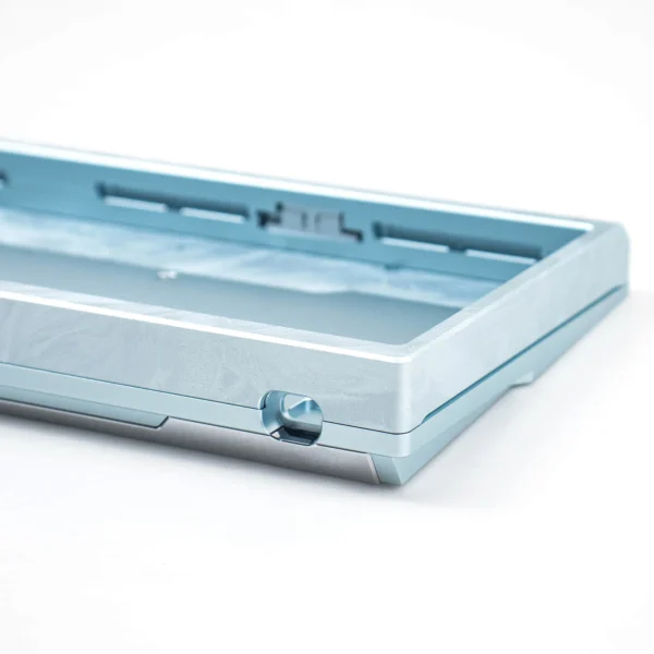 5a939dd8-7f24-4a28-9e0f-308d0c73aaa3 CLT60 Aluminum Keyboard Case